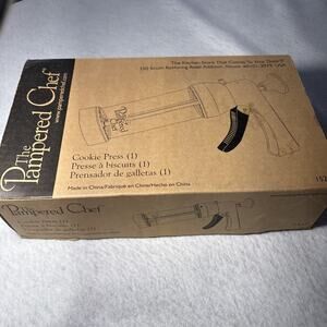 The Pampered Chef 1525 Cookie Press with 16 Discs - White